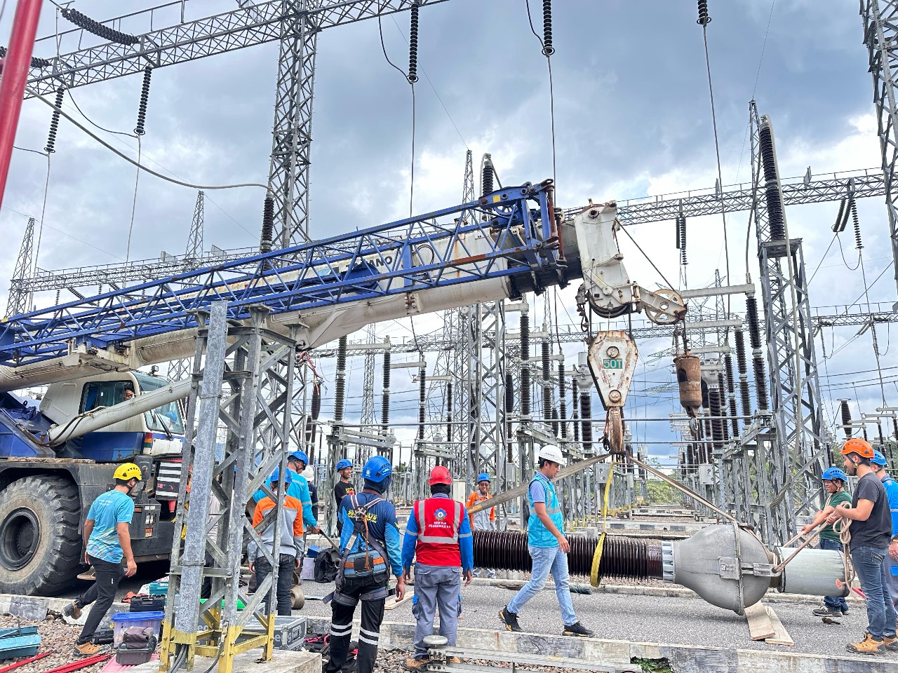 PLN Gerak Cepat Siang Malam Pulihkan Jaringan Listrik Pasca Gempa di Tapanuli Utara